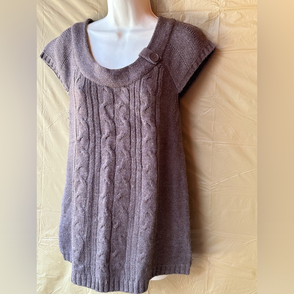 3/$15 By design Petite Brown cable knit sweater size LP